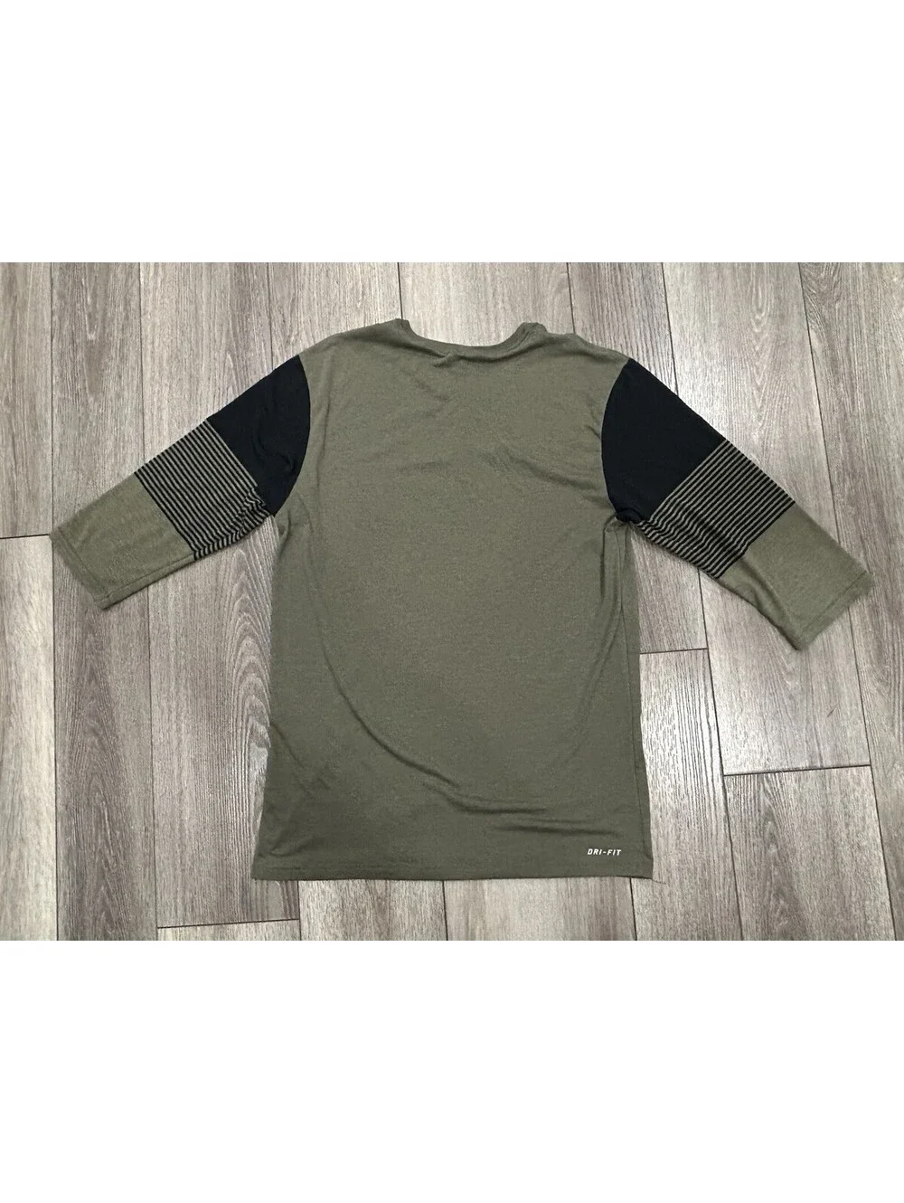 Nike Mens 3/4 Sleeve Green Size small